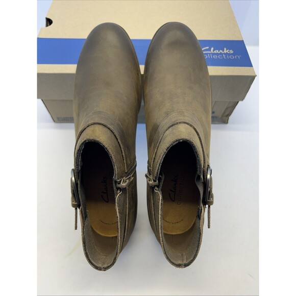 Clarks Charlten Rae Ankle Boot Women Size 9.5 Mushroom Oily New With Box - Picture 2 of 8